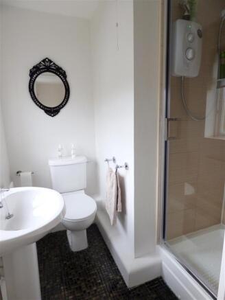 EN SUITE