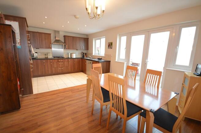KITCHEN/DINER