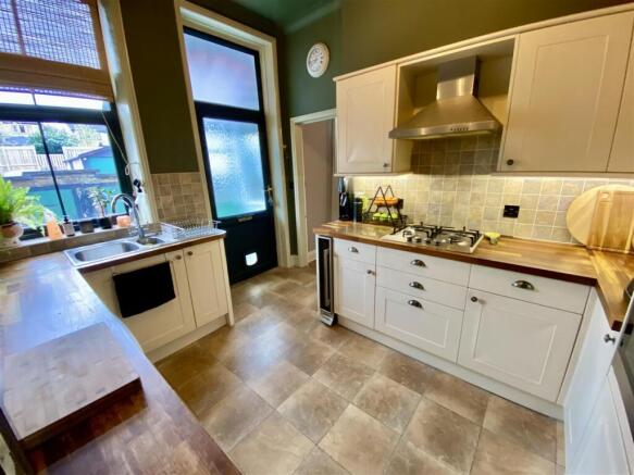 4 bed Terraced for sale Image 7