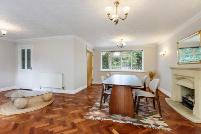 Dining/Sitting Rm
