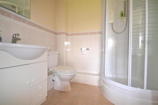 EN SUITE B4