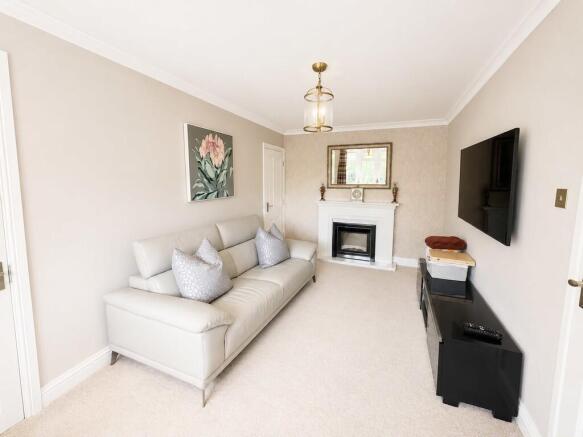 4 bed Detached for sale Image 9