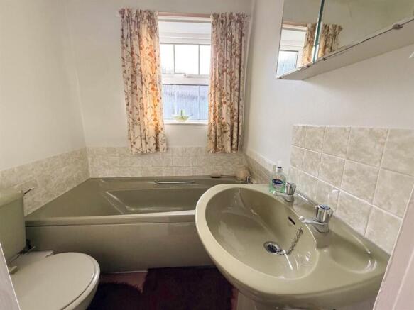 2 bed Cottage for sale Image 11