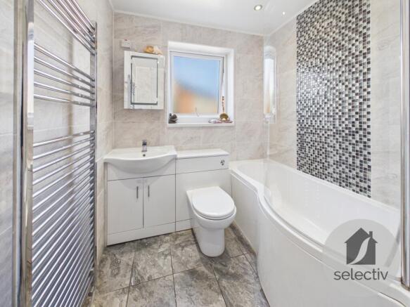 3 bed Semi-Detached Bungalow for sale Image 9