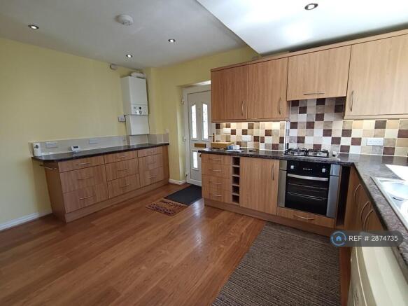 3 bed Bungalow to rent Image 6