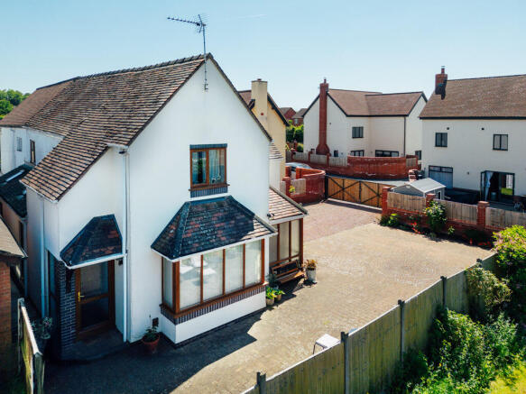 Garden & Parking