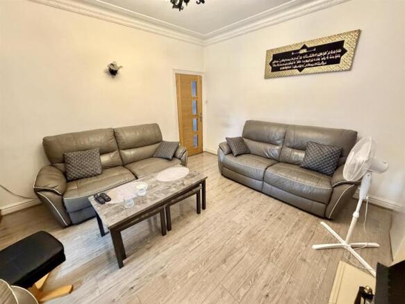 8 bed Detached for sale Image 10