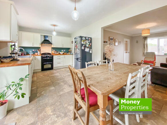 kitchen / dining ...