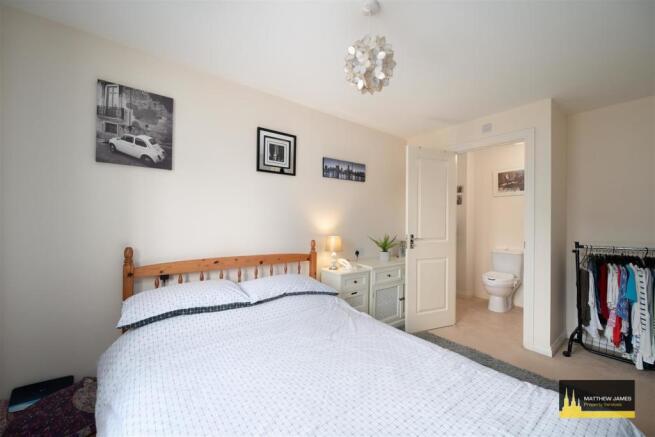Master En-Suite