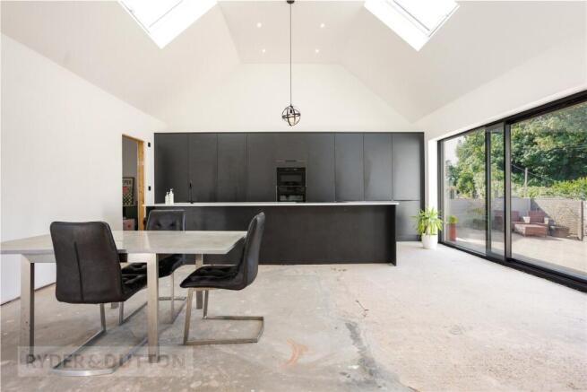 5 bed Detached Bungalow for sale Image 5