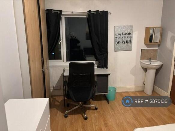 Room 4 Picture 2