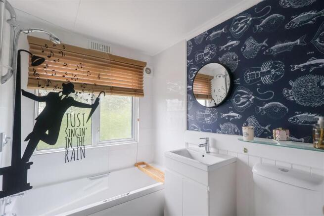 2 bed Park Home for sale Image 6