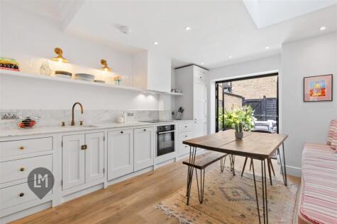 Revelstoke rd, London