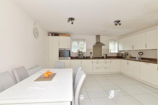 Kitchen/Breakfast Room