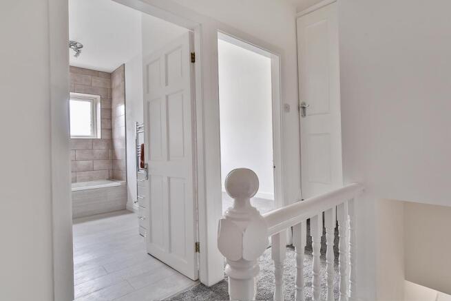 3 bed Terraced to rent Image 8