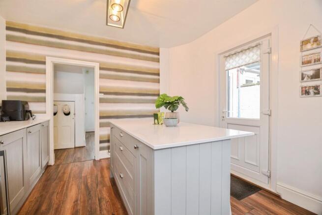 3 bed Terraced for sale Image 6