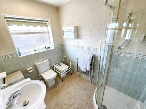 2 bed Flat for sale Image 9