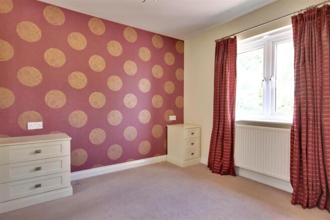 4 bed Semi-Detached for sale Image 9
