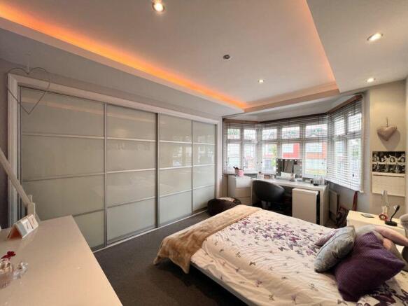 BEDROOM 2