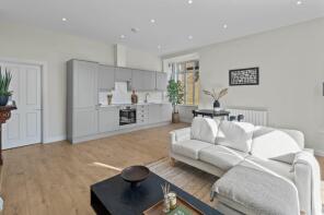 Flat 4, Graylands Manor, Langhurst Wood Road, Horsham RH12 4XW