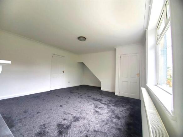 3 bed End of Terrace to rent Image 4
