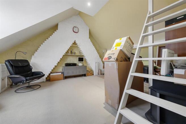 Fifth Bedroom