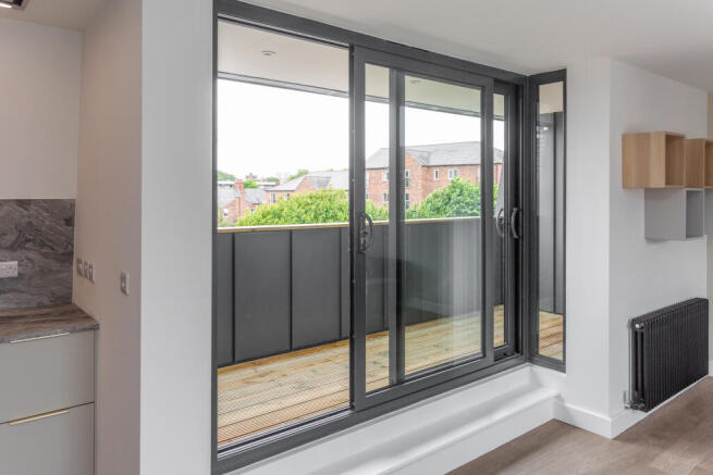 2 bed Flat to rent Image 10