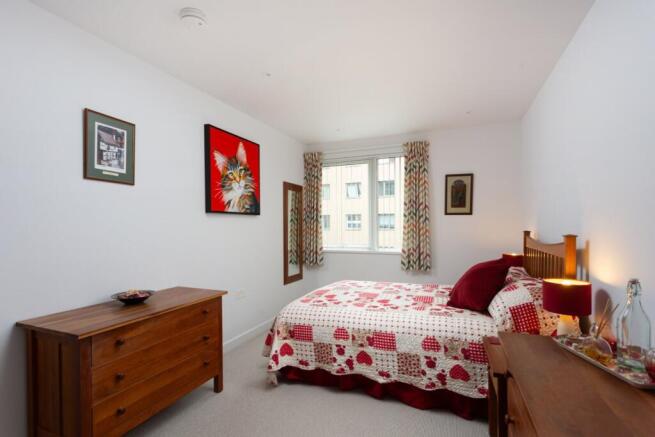 3 bed Apartment for sale Image 6