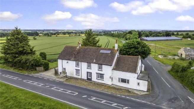 7 bed Detached for sale Image 4