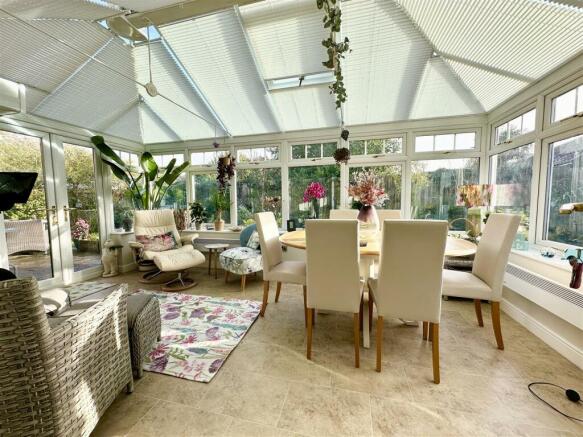 spacious conservatory.JPEG