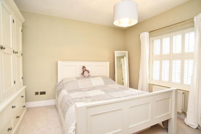 4 bed Detached for sale Image 11