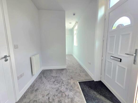 2 bed Semi-Detached Bungalow to rent Image 9