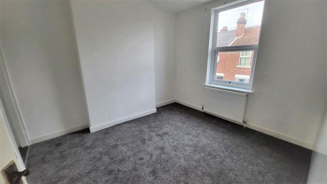 2 bed Terraced to rent Image 10