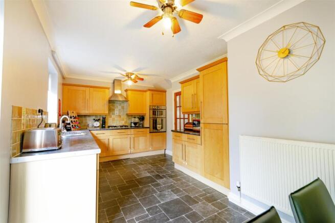 [] - 27 Mount Crescent_0222-HDR copy.jpg