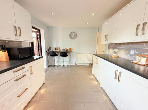 Orford Rise, Galley Common, CV10 photo 4