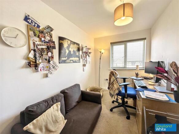 3 bed Semi-Detached for sale Image 12