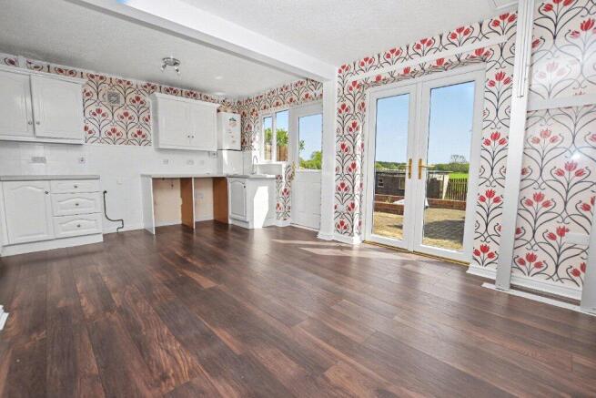 3 bed Semi-Detached for sale Image 4