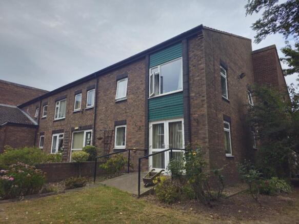 1 bed Ground Flat to rent Image 10