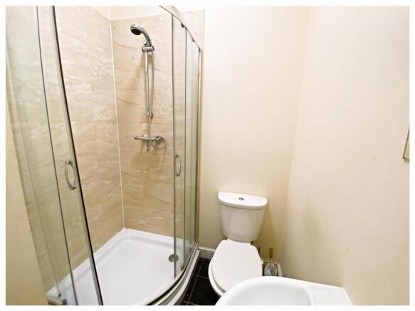 5 bed Terraced to rent Image 9