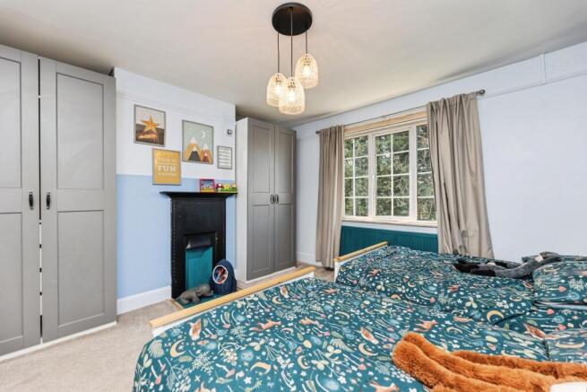 4 bed Semi-Detached for sale Image 8