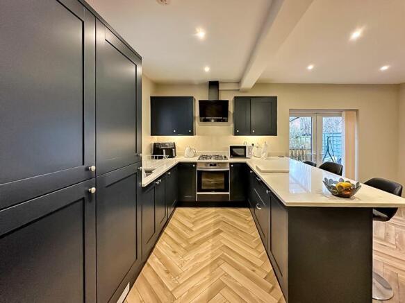 KITCHEN/DINER