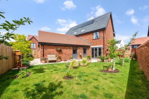 Brookwood Road, Petersfield, Hampshire