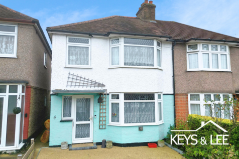 Oaks Avenue, Romford