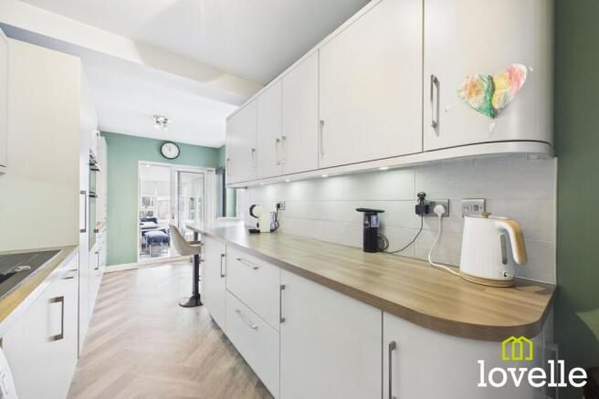 3 bed Semi-Detached for sale Image 4