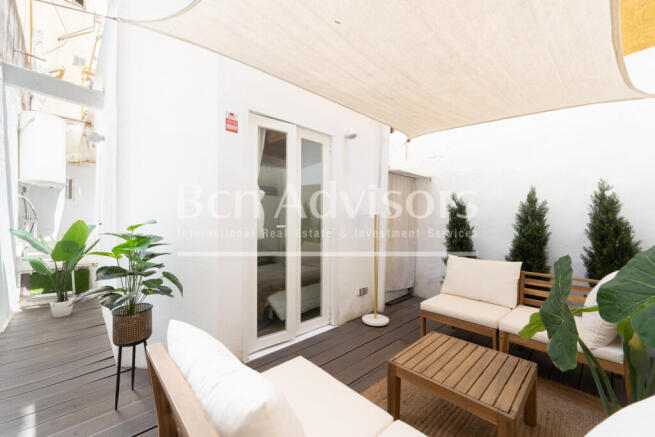 Acogedor-piso-reformado-con-terraza-y-elementos...