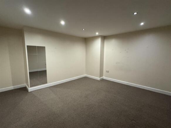 1 bed Flat to rent Image 5