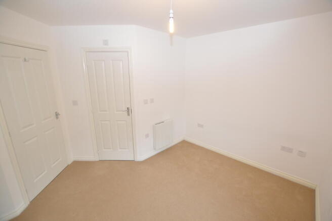 2 bed Apartment to rent Image 9