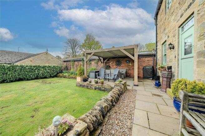 4 bed Detached for sale Image 11