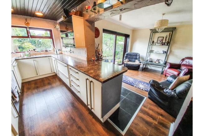 Kitchen/Breakfast