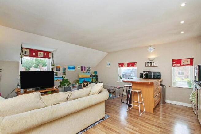 2 bed Apartment for sale Image 8